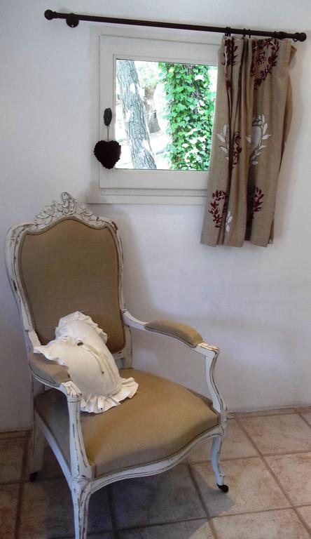 La Bastide Du Vallon Saumane-de-Vaucluse Quarto foto